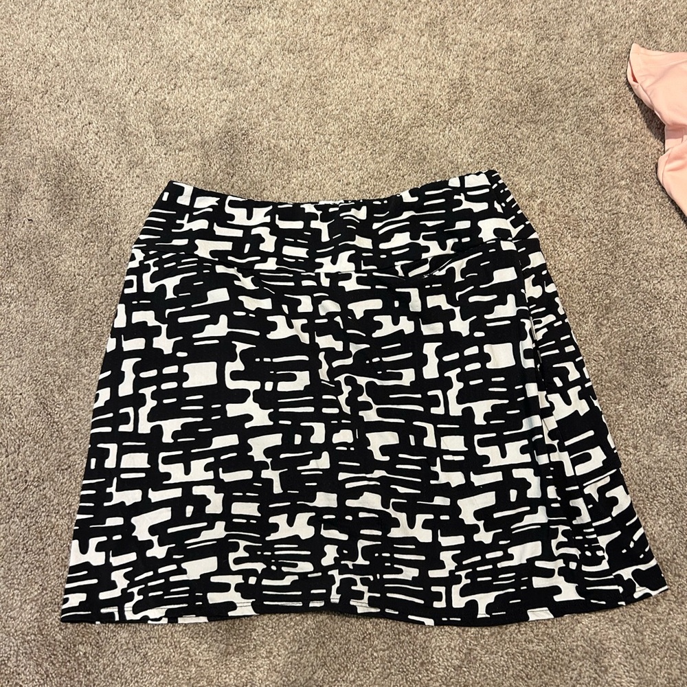 IBKUL Black and White A-Line Skirt